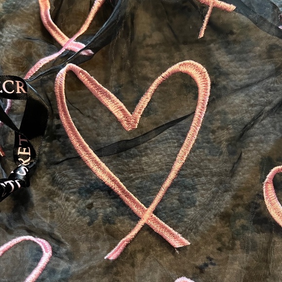 Victoria's Secret Black Mesh Bag with Pink Embroidered Hearts - Picture 12 of 12